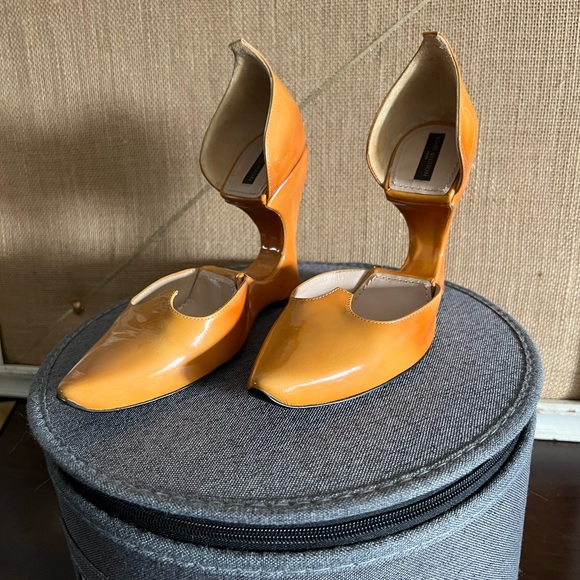 LOUIS VUITTON Orange / Brown Patent Leather Wedge Heels, Size 6.5 (36.5 EU) - Picture 3 of 8